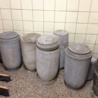 Was passiert mit Prothesen und Zahngold bei Einäscherung?