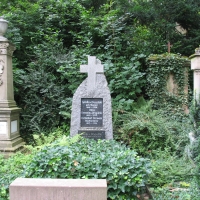 Benehmen auf dem Friedhof muss wieder erlernt werden